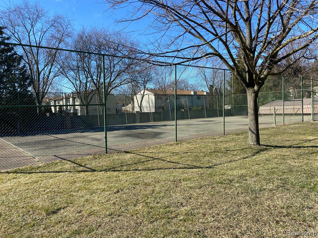 5045 Crooks Road, Unit 20 Royal Oak, MI 48073 - Photo 45 of 46