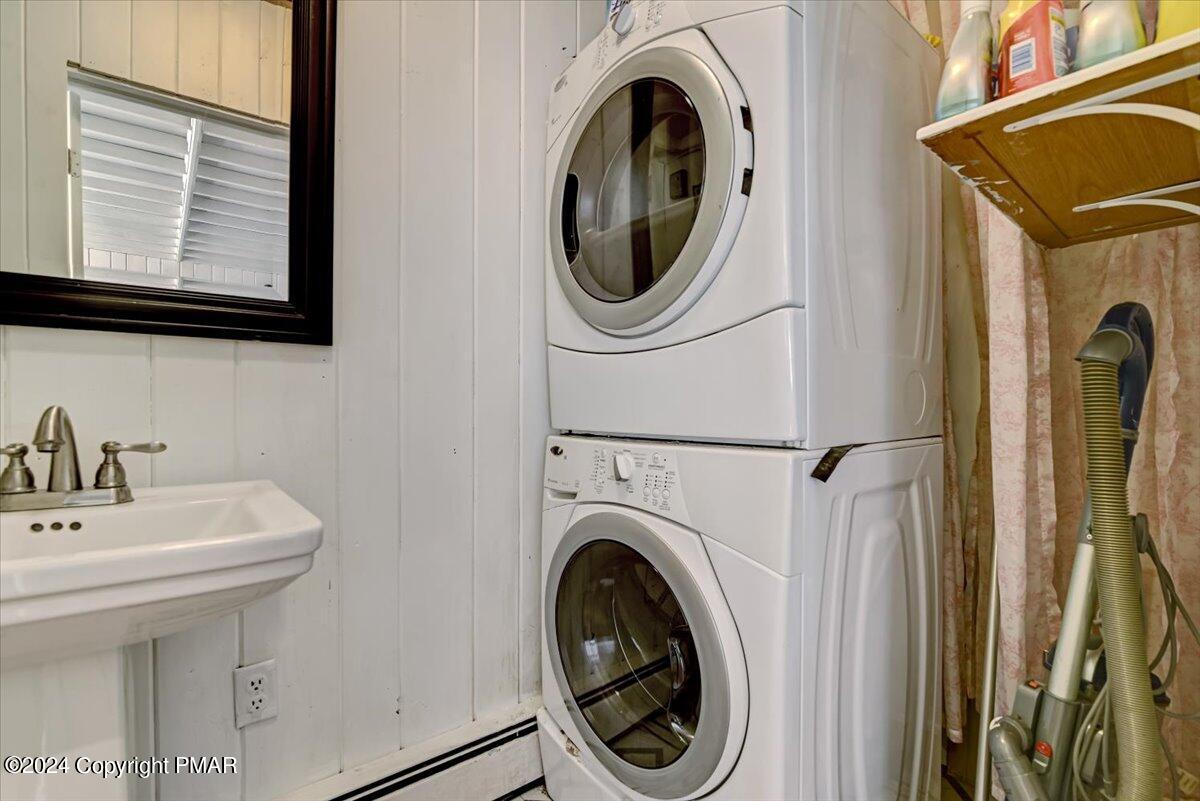 188 Olde Schoolhouse Road Cresco, PA 18326 - Photo 38 of 62 1/2 Bath W/ Laundry