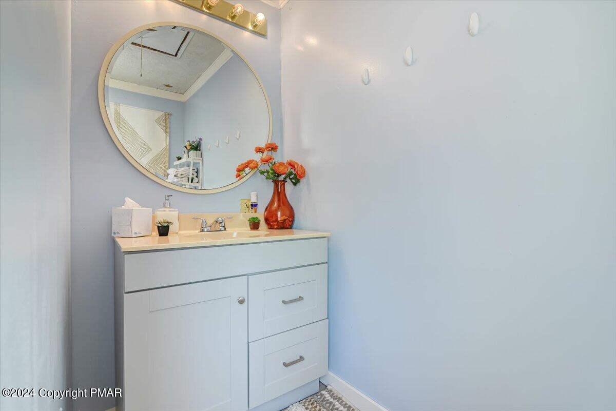 188 Olde Schoolhouse Road Cresco, PA 18326 - Photo 41 of 62 Primary Bathroom