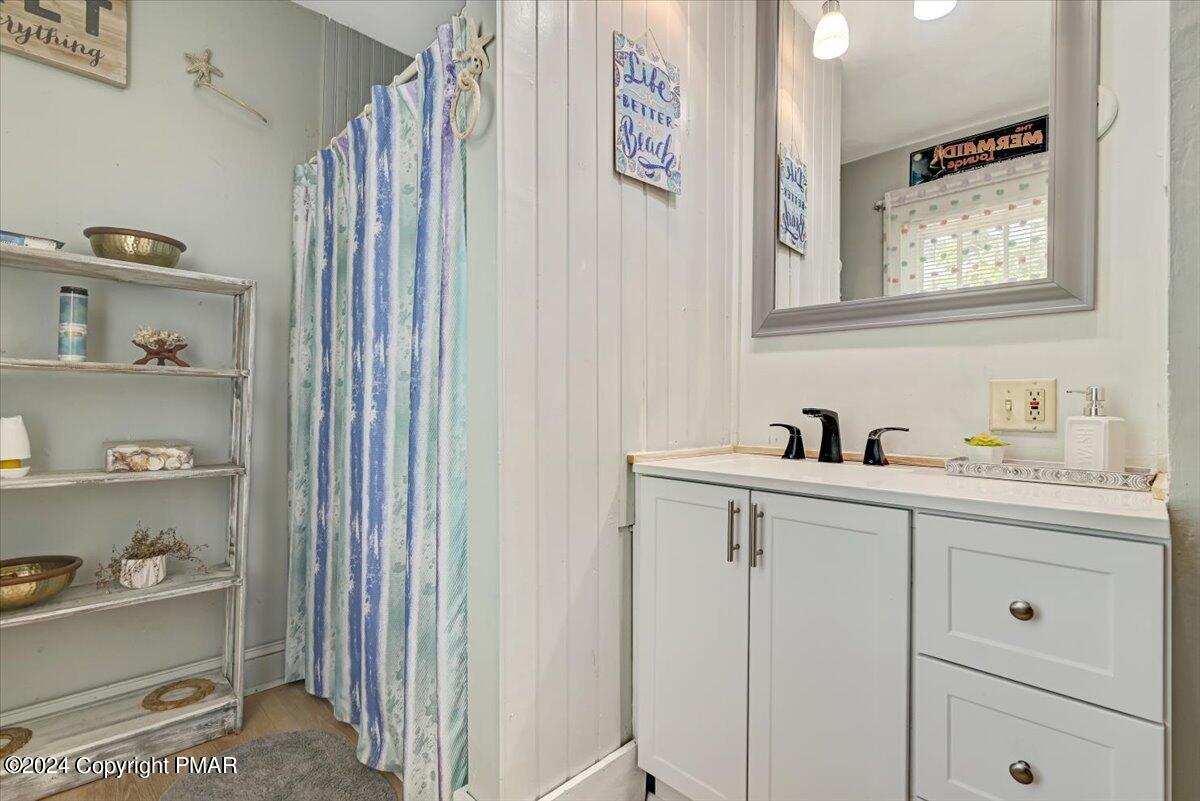 188 Olde Schoolhouse Road Cresco, PA 18326 - Photo 47 of 62 Main Bathroom