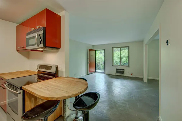 $1,300 | 3600 Hillsboro Pike, Unit H9, Nashville, TN 37215