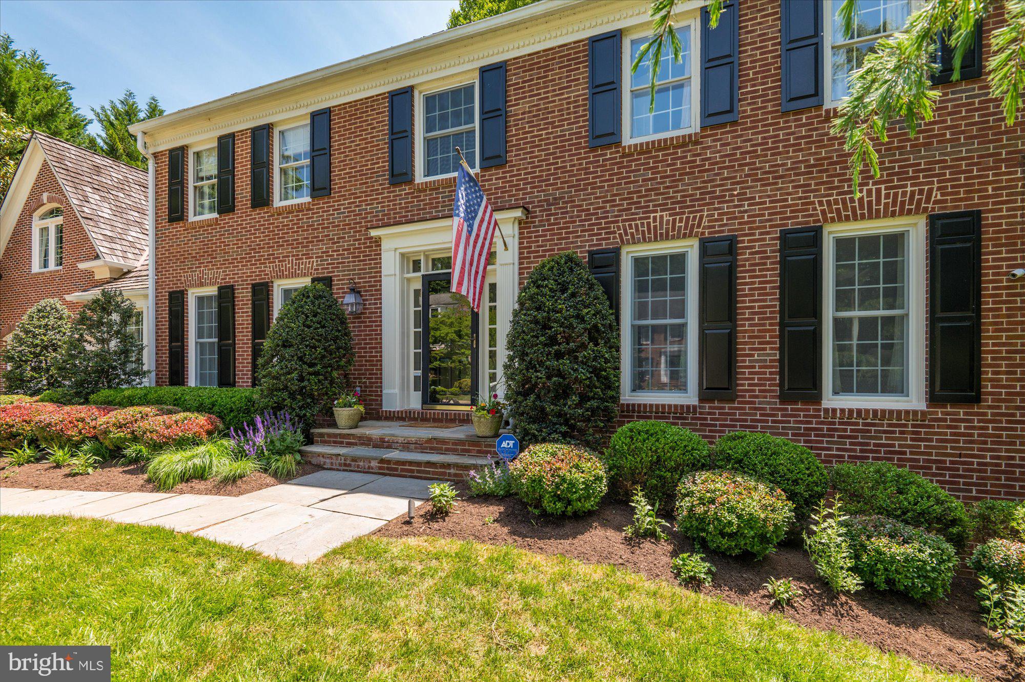 7301 River Falls Drive Potomac, MD 20854 - Photo 2 of 48 Stunning colonial in Potomac's coveted River Falls