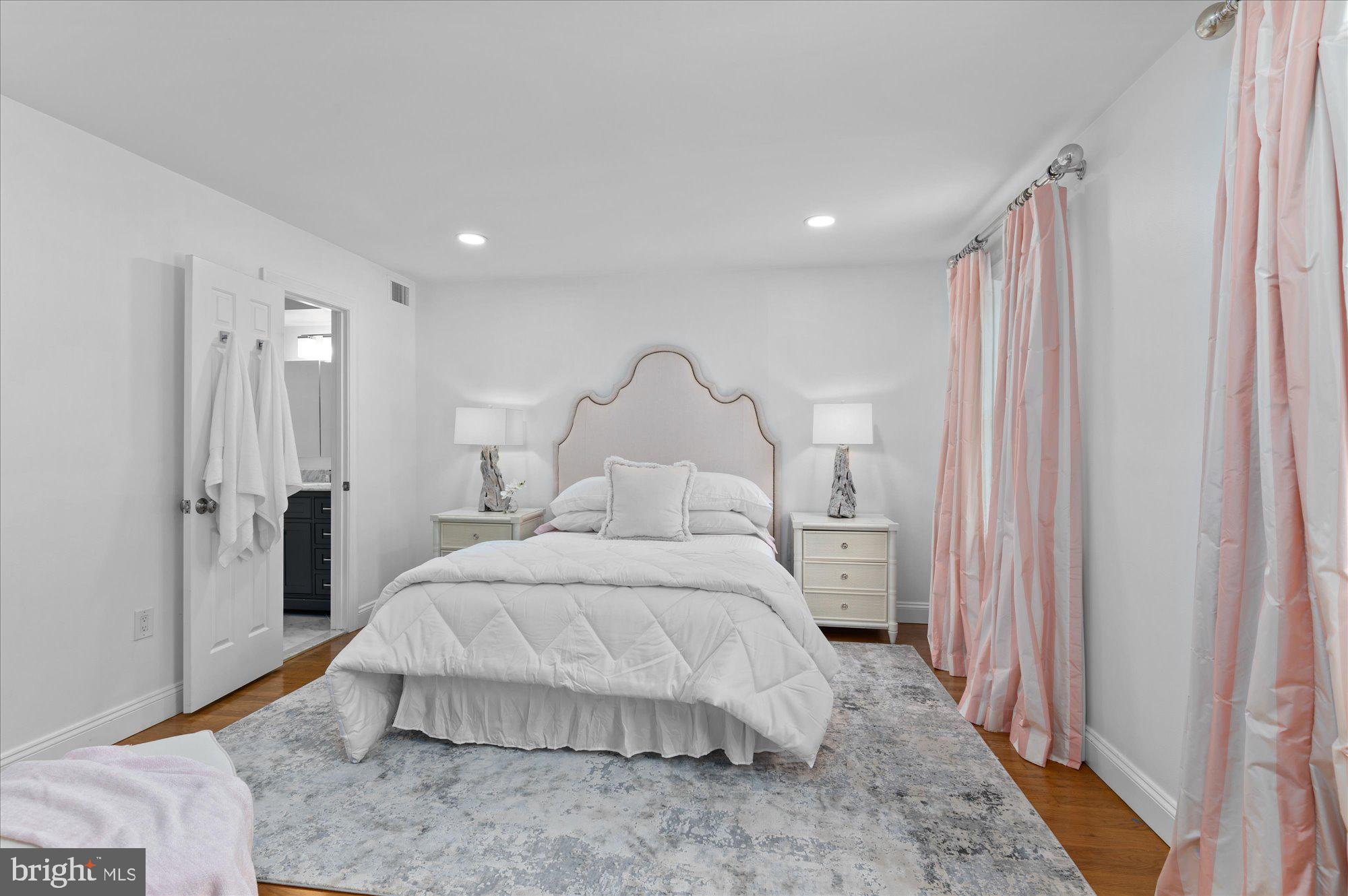 7301 River Falls Drive Potomac, MD 20854 - Photo 29 of 48 Bedroom #2 with ensuite bath