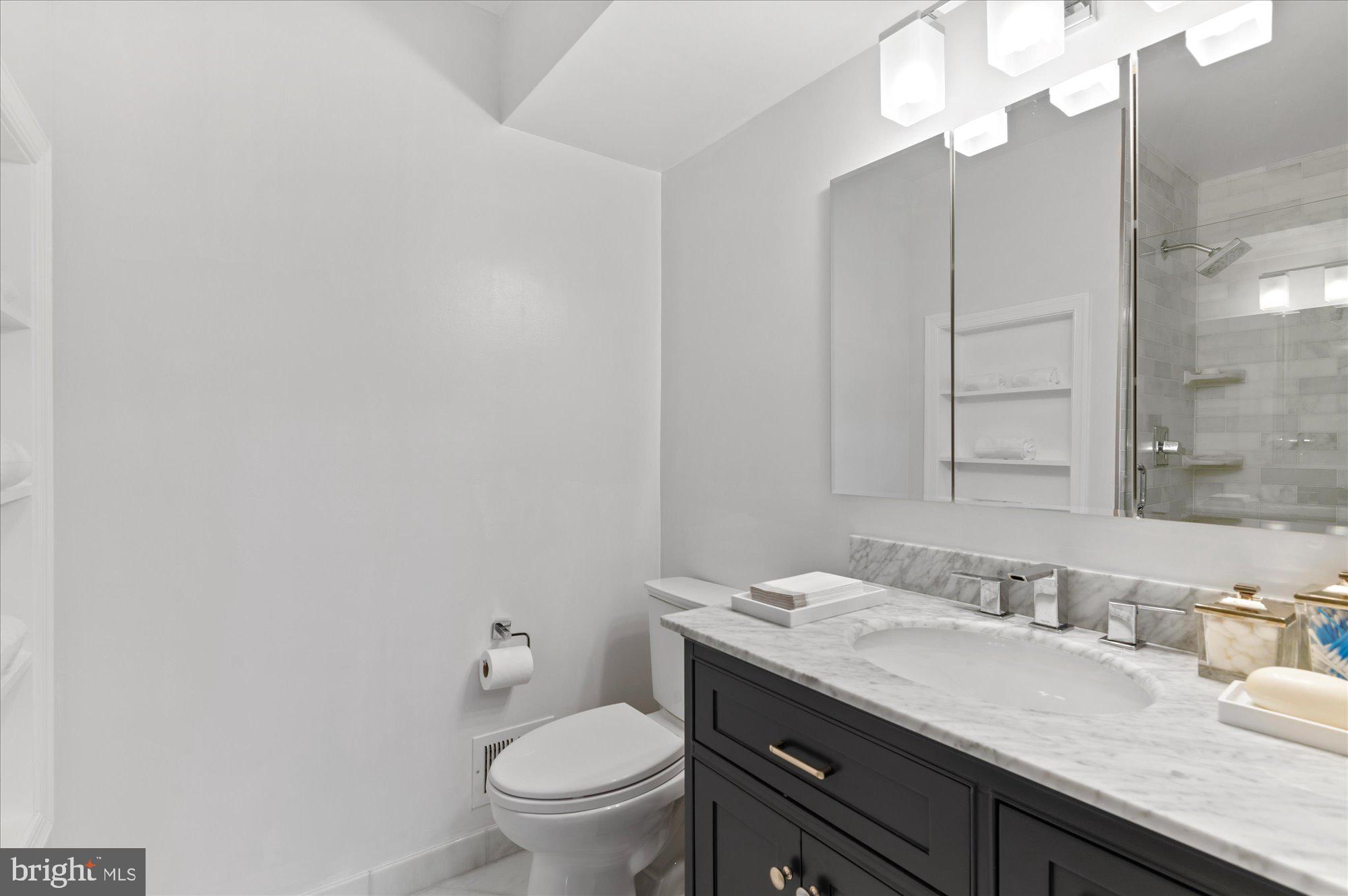 7301 River Falls Drive Potomac, MD 20854 - Photo 30 of 48 Bedroom #2 ensuite bath with shower