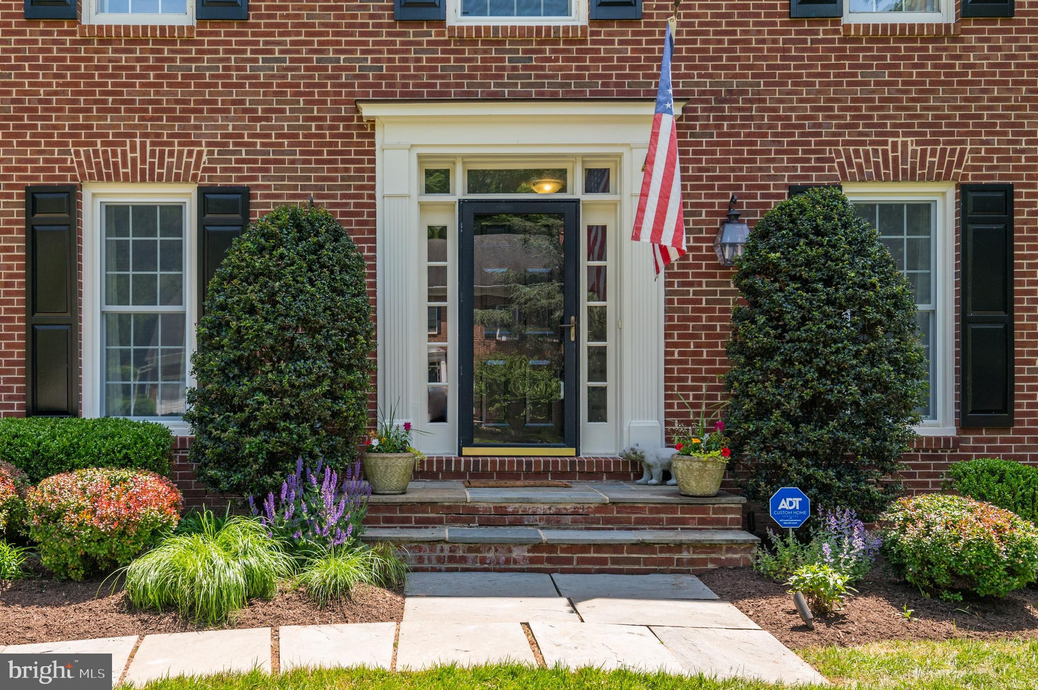 7301 River Falls Drive Potomac, MD 20854 - Photo 3 of 48 Inviting entry