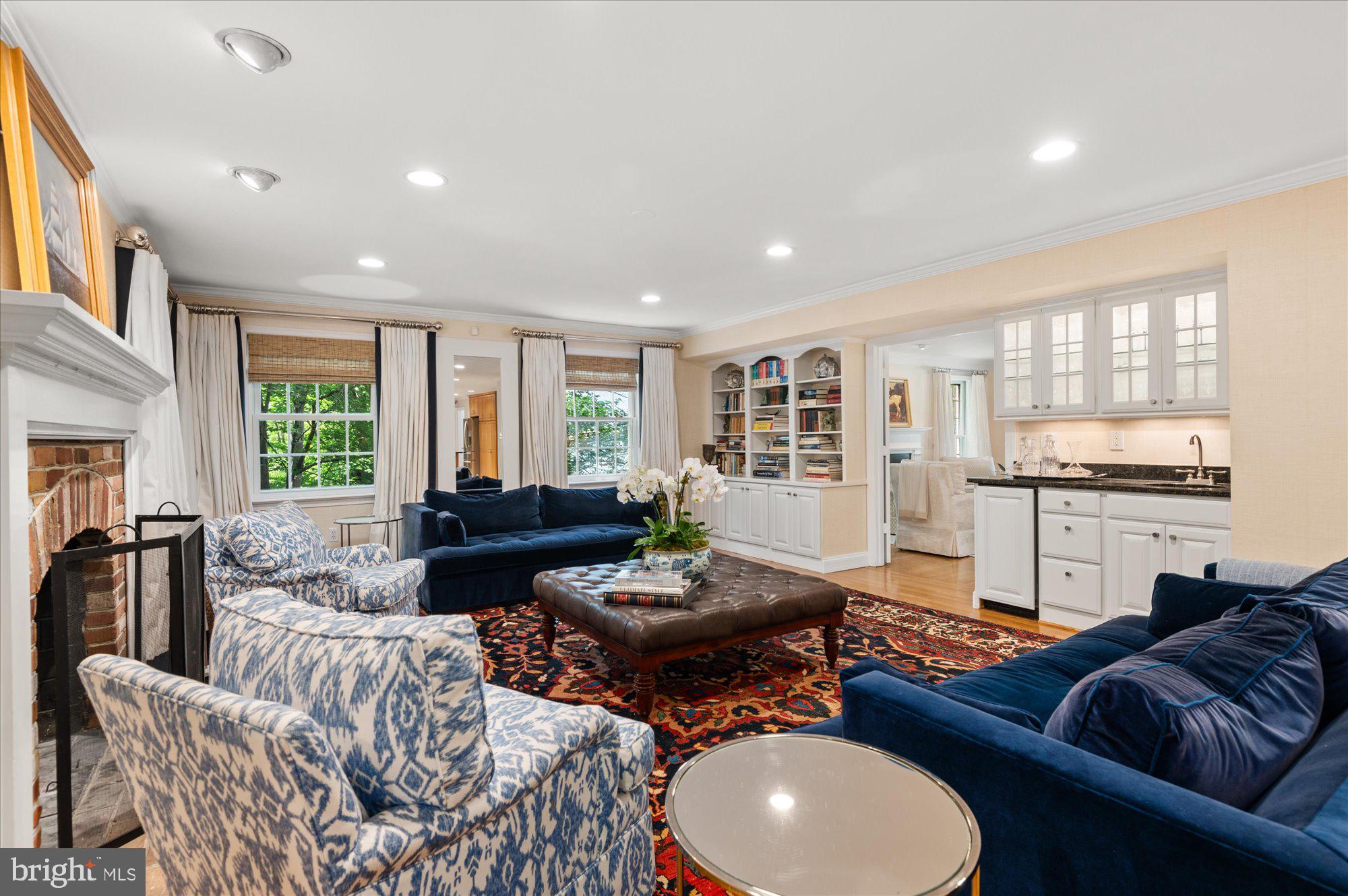 7301 River Falls Drive Potomac, MD 20854 - Photo 10 of 48 Custom built ins, recessed lighting,