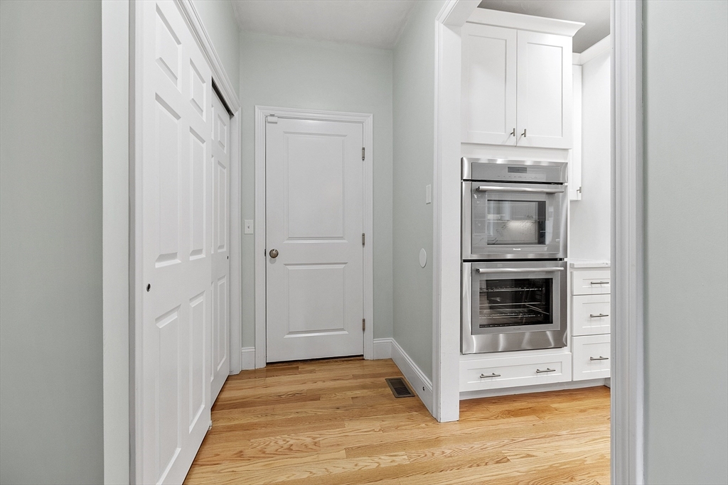 27 Spring Road Westborough, MA 01581 - Photo 18 of 41