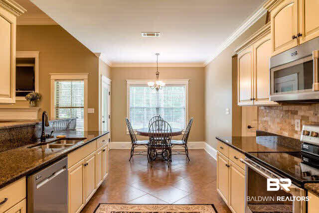 35203 Highway 225 Daphne, AL 36527 - Photo 5 of 26 Kitchen