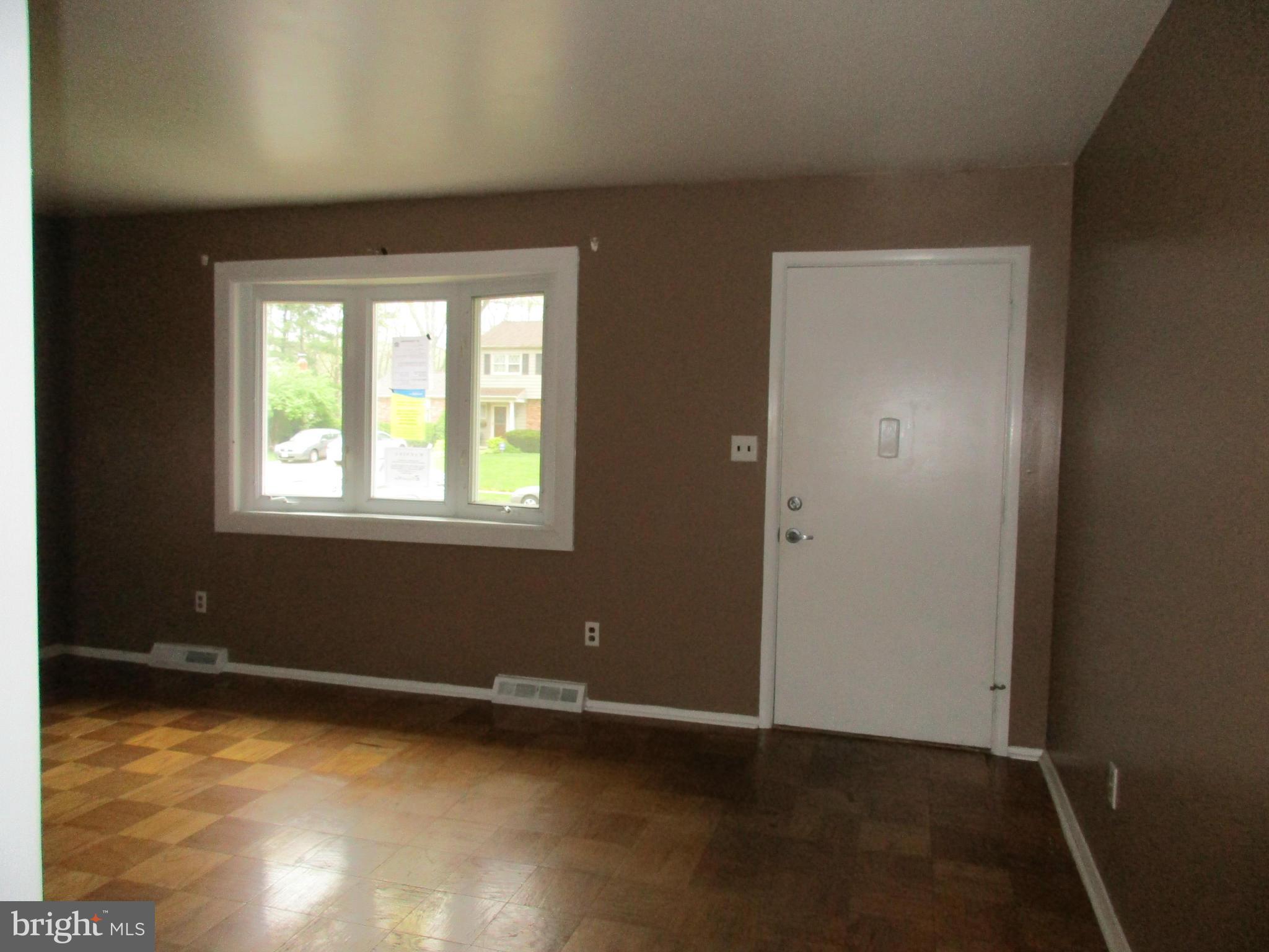 302 Garnett Road Joppa, MD 21085 - Photo 3 of 26 Entry