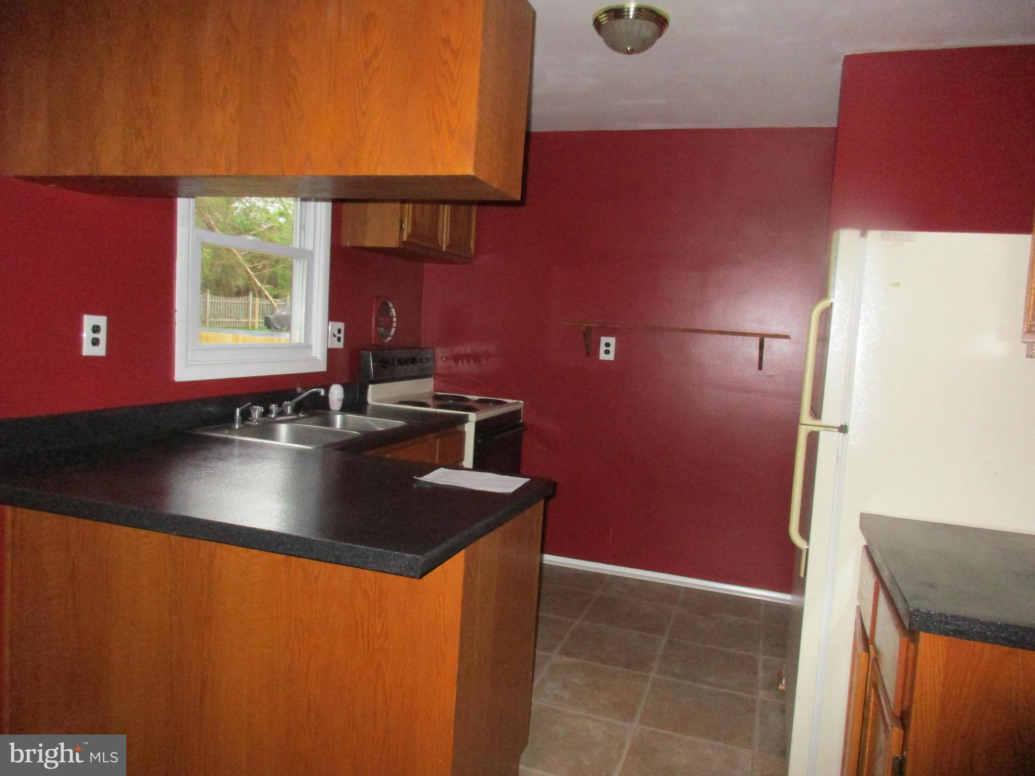 302 Garnett Road Joppa, MD 21085 - Photo 6 of 26 Kitchen, View 2