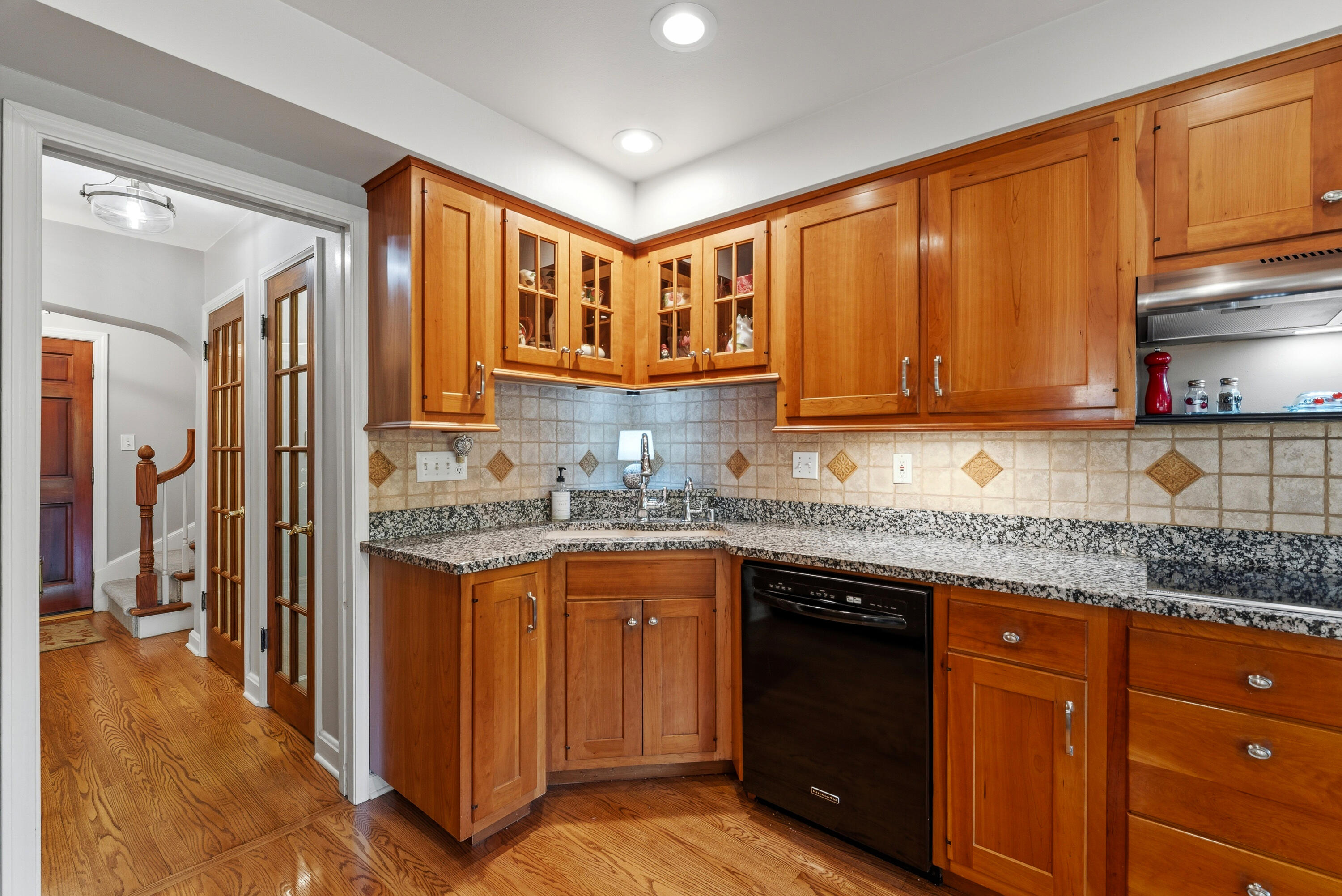 900 Apple Tree Lane Brookfield, WI 53005 - Photo 11 of 75 Kitchen