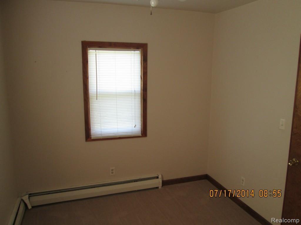 4310 Dove Road Port Huron, MI 48060 - Photo 9 of 24 Picture 013.jpg