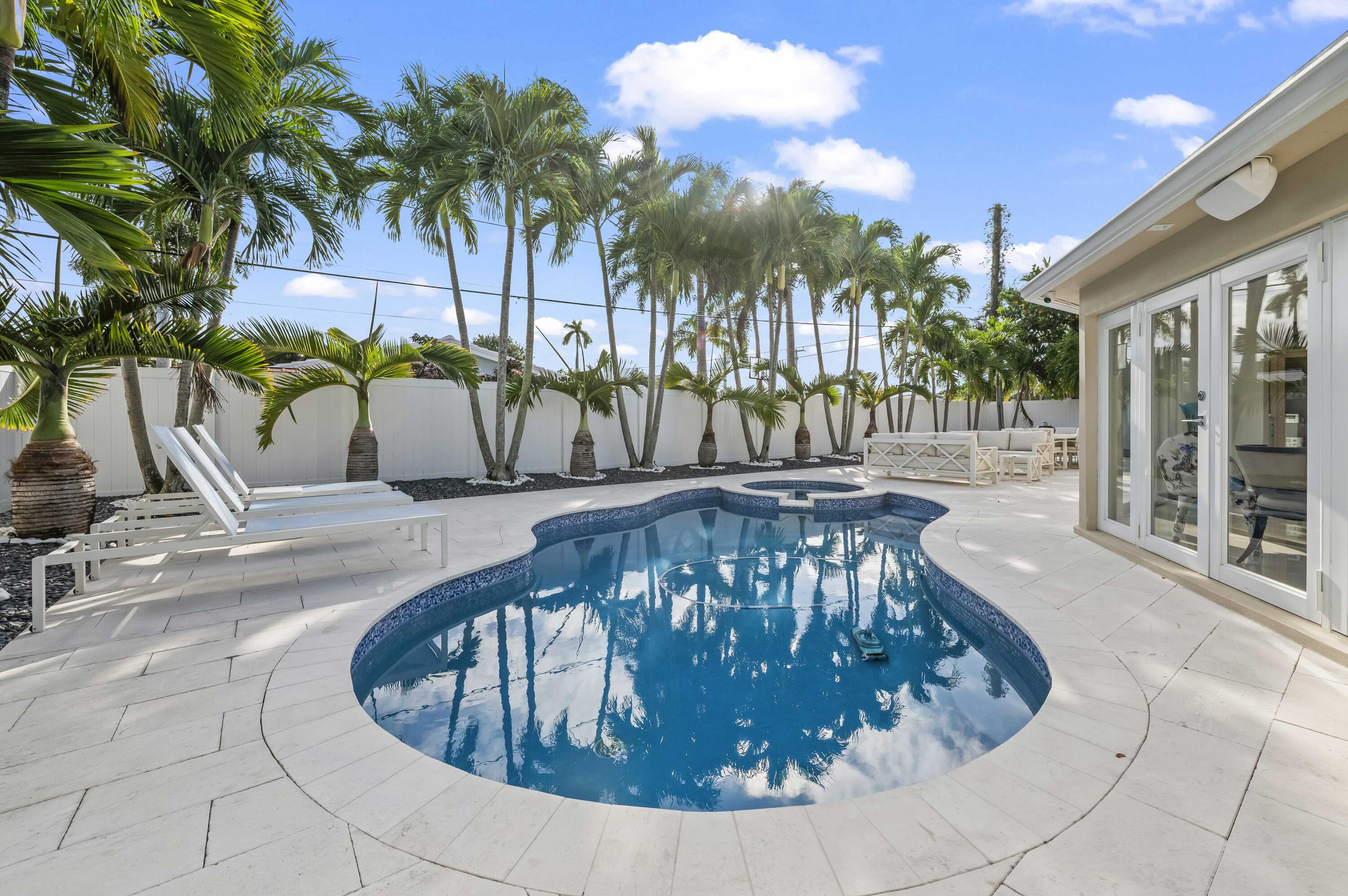 838 West Palmetto Park Road Boca Raton, FL 33486 - Photo 4 of 37 Heated Pool