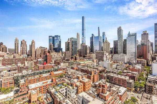 $7,950,000 | 425 West 50th Street, Unit PHD | Hell's Kitchen