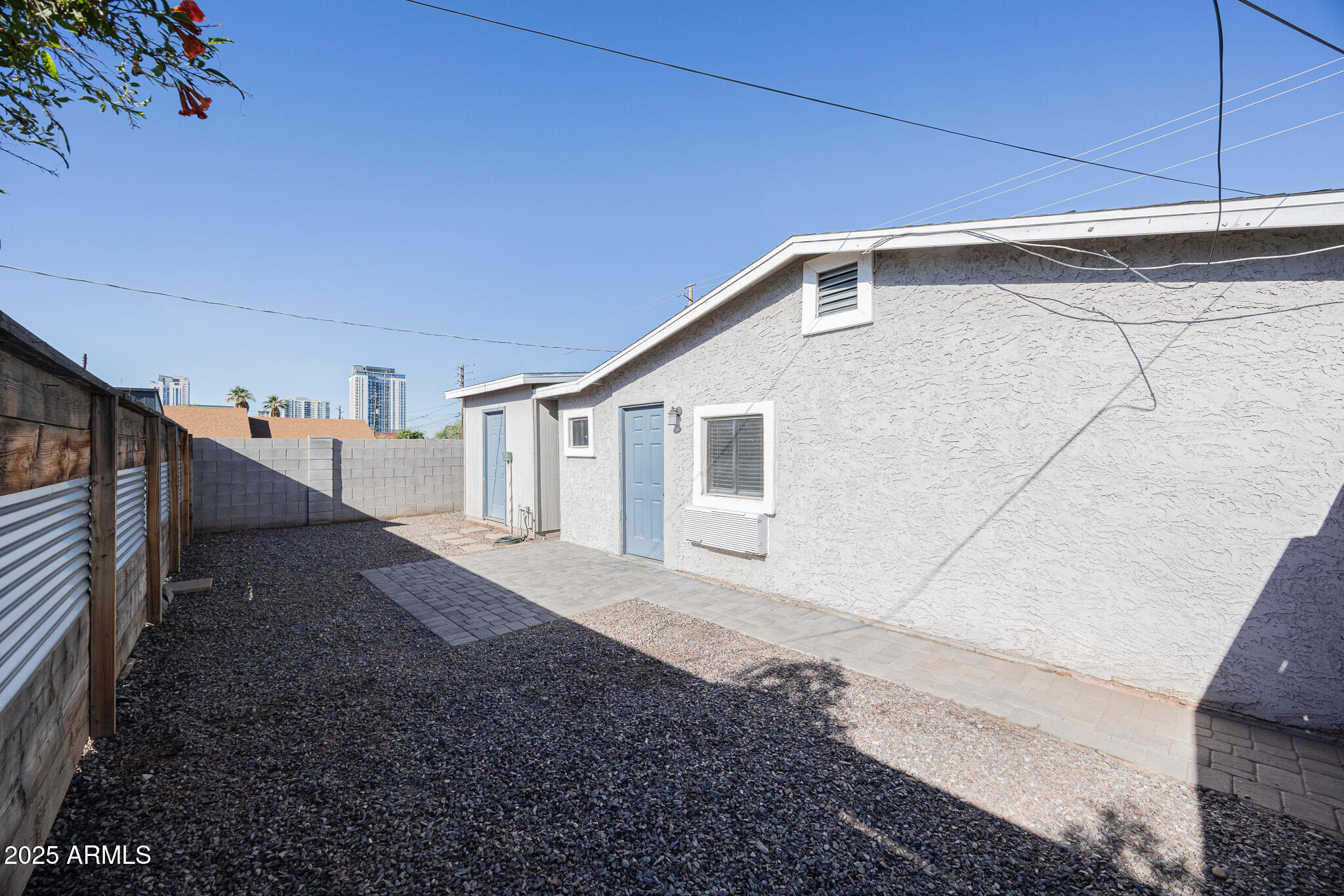 1026 East Pierce Street, Unit B Phoenix, AZ 85006 - Photo 4 of 14 a view of a house with backyard