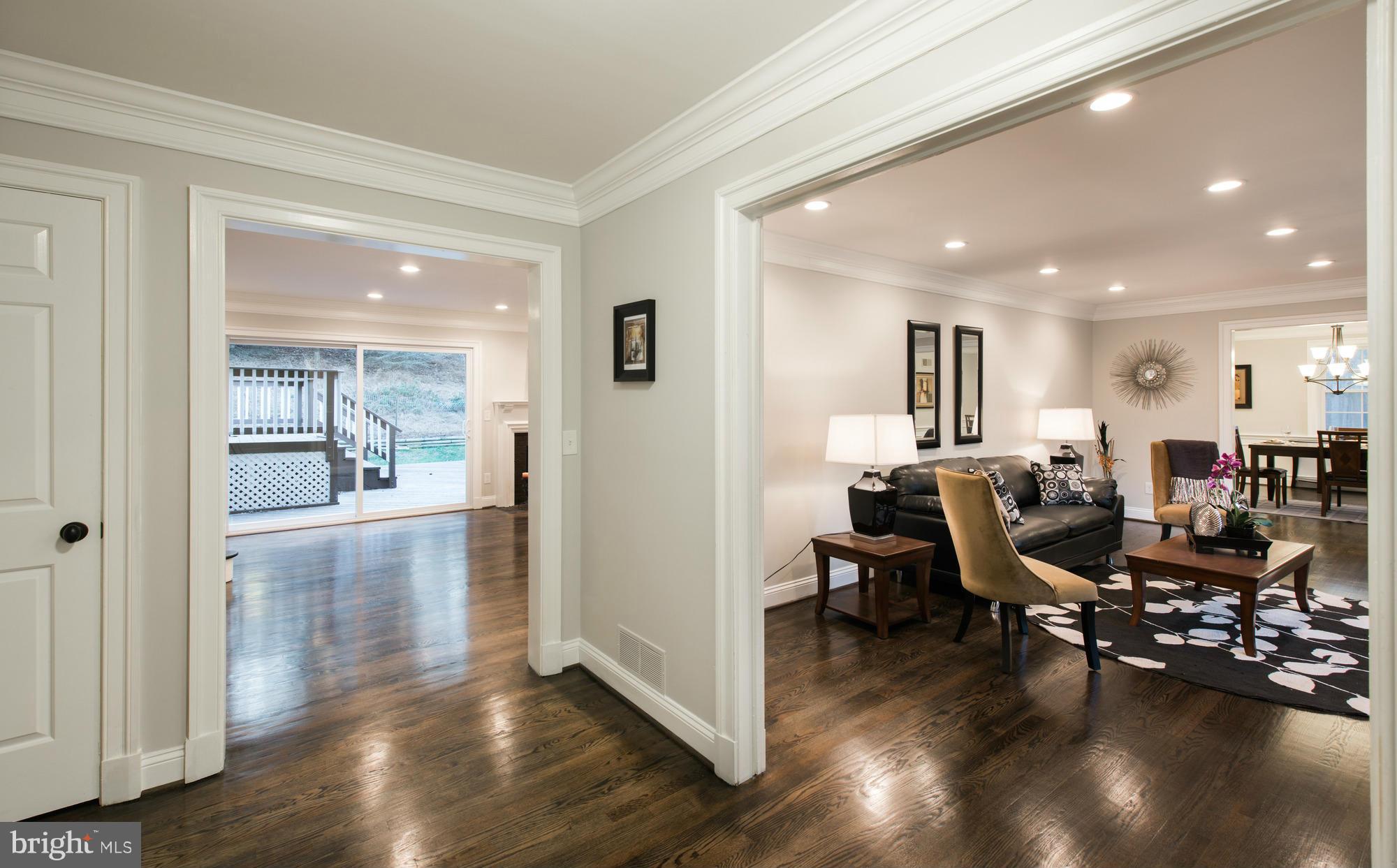 8809 Belmart Road Potomac, MD 20854 - Photo 3 of 30 Interior (General)