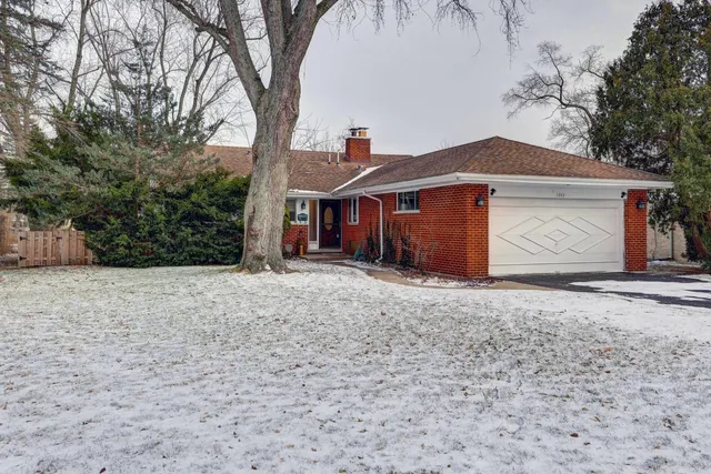 $463,500 | 1343 Oxford Road, Deerfield, IL 60015