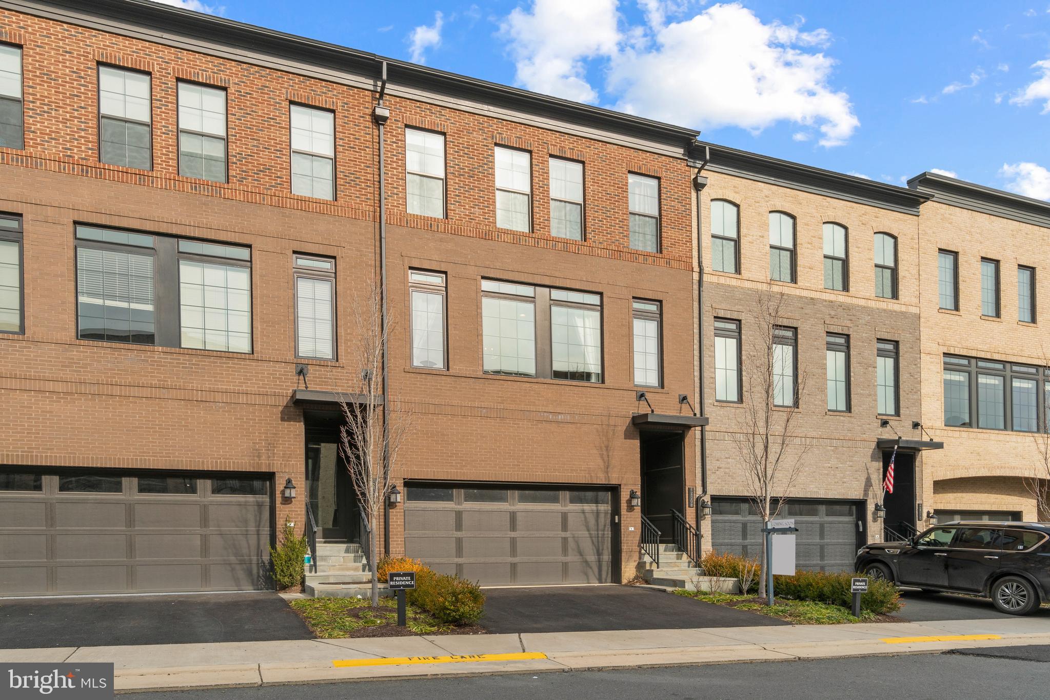42308 Porter Ridge Terrace Ashburn, VA 20148 - Photo 4 of 45 Gallery Image 4