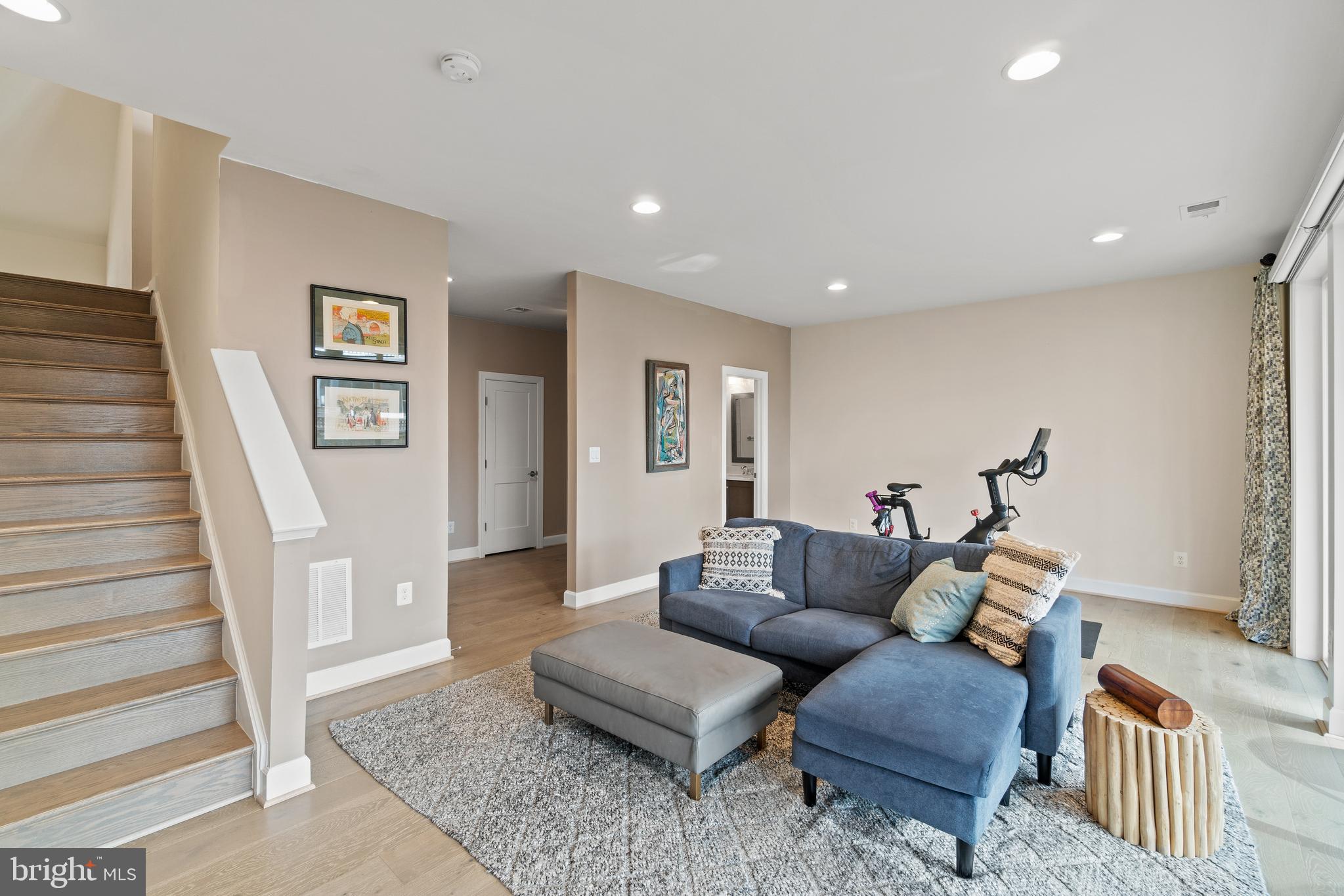 42308 Porter Ridge Terrace Ashburn, VA 20148 - Photo 33 of 45 Gallery Image 33