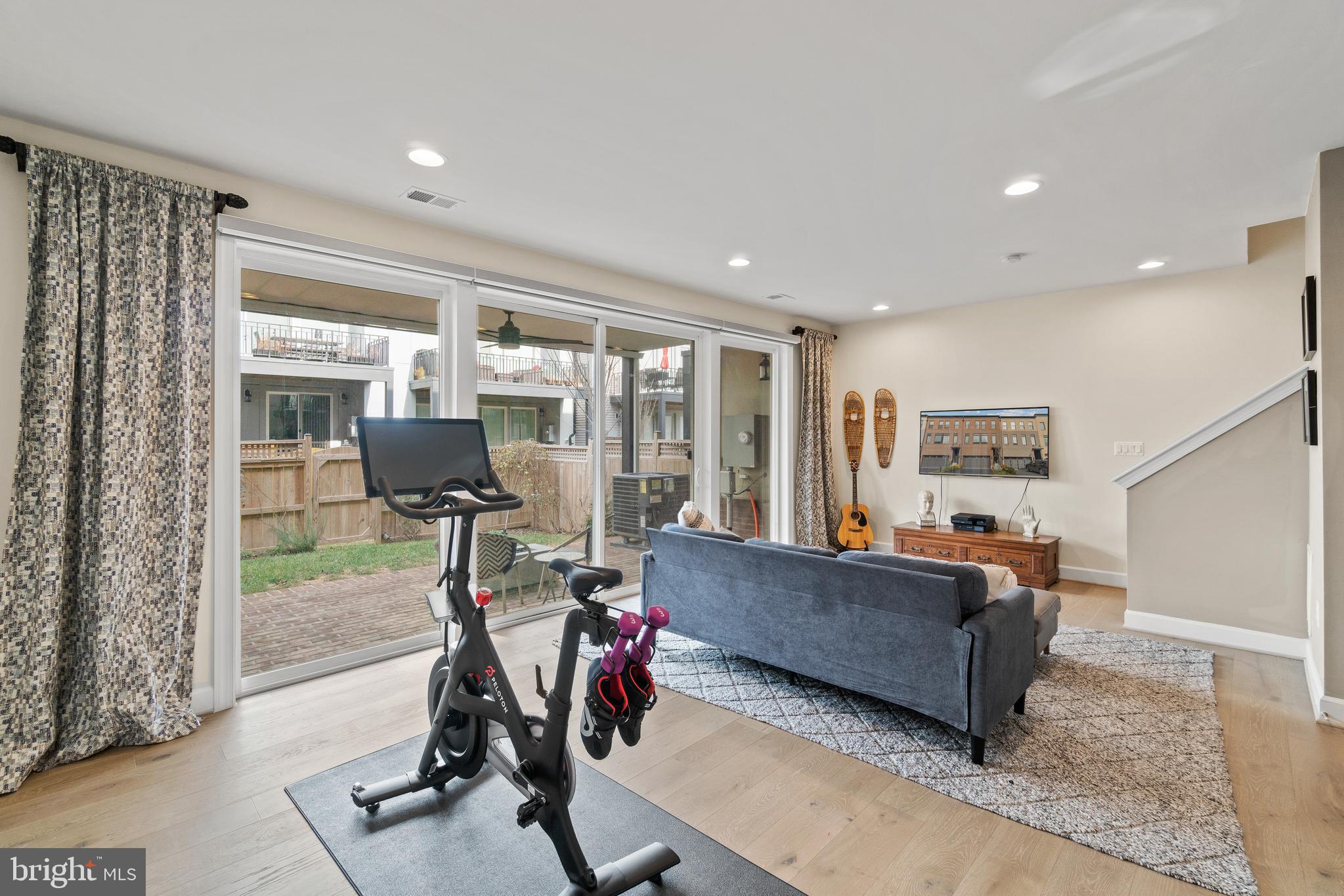 42308 Porter Ridge Terrace Ashburn, VA 20148 - Photo 34 of 45 Gallery Image 34