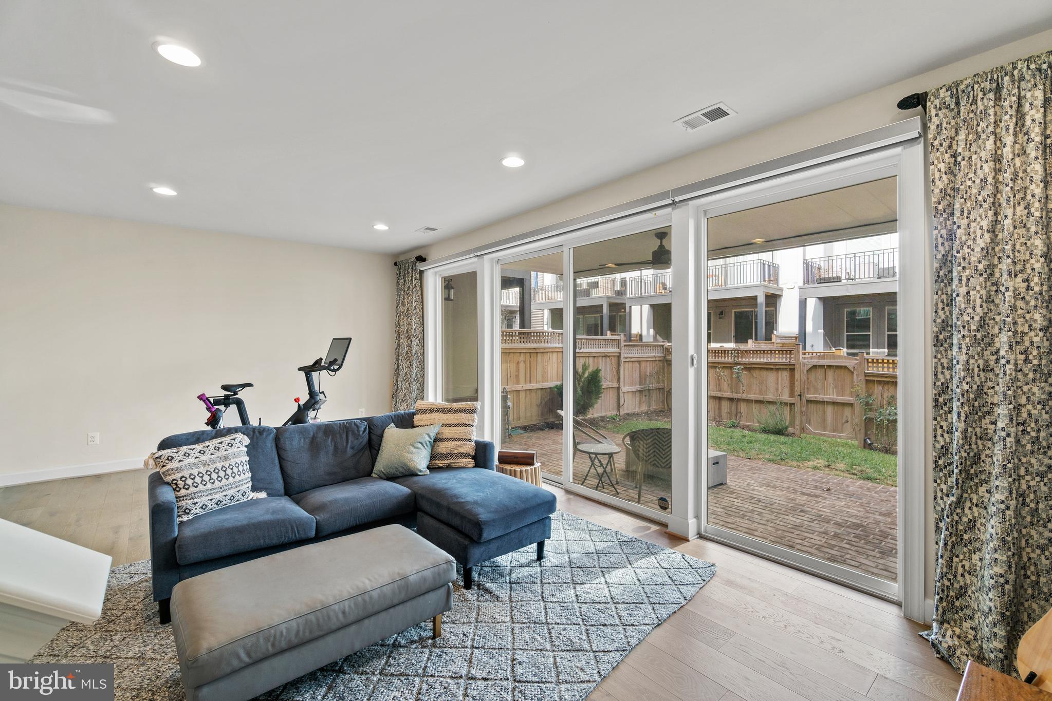 42308 Porter Ridge Terrace Ashburn, VA 20148 - Photo 35 of 45 Gallery Image 35