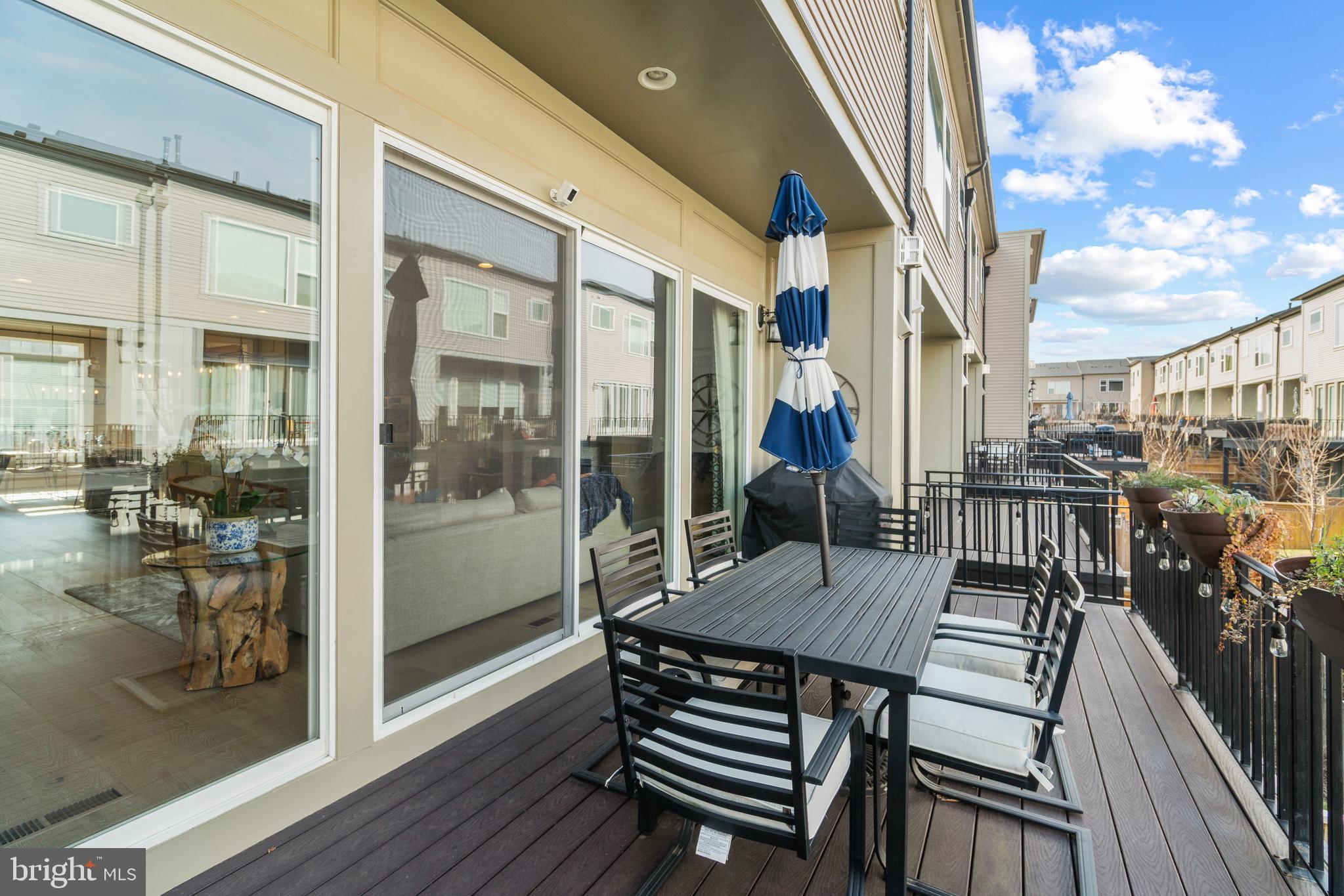 42308 Porter Ridge Terrace Ashburn, VA 20148 - Photo 38 of 45 Gallery Image 38