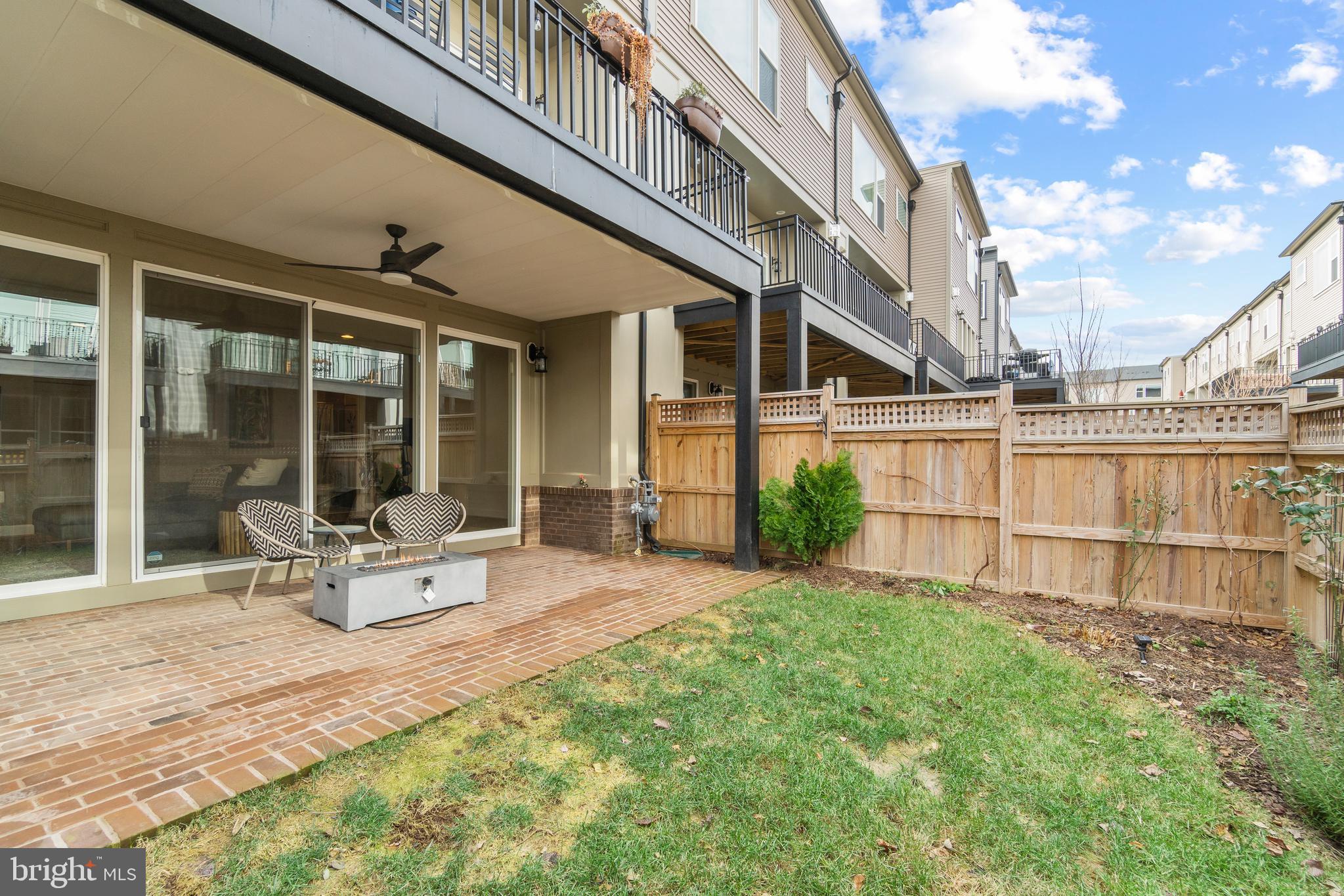 42308 Porter Ridge Terrace Ashburn, VA 20148 - Photo 39 of 45 Gallery Image 39