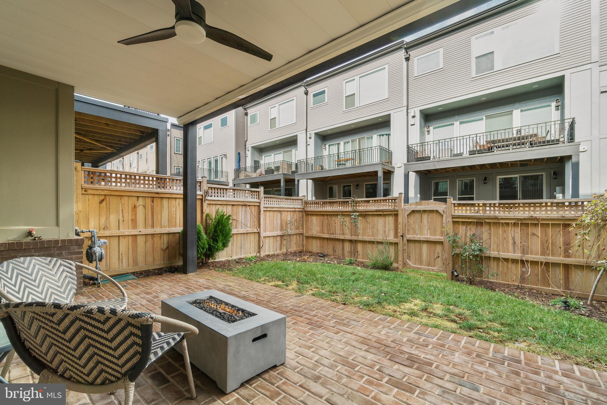 42308 Porter Ridge Terrace Ashburn, VA 20148 - Photo 43 of 45 Gallery Image 43