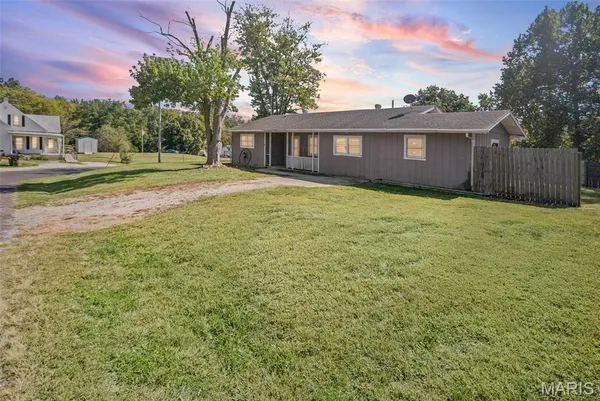 $69,000 | 103 East North Street, Pleasant Hill, IL 62366