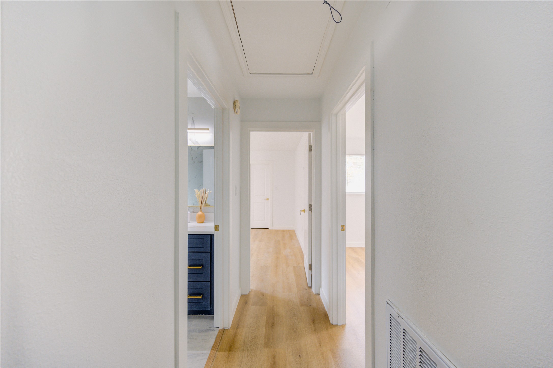 25607 Spring Ridge Drive Spring, TX 77386 - Photo 22 of 50 Hallway to bedrooms