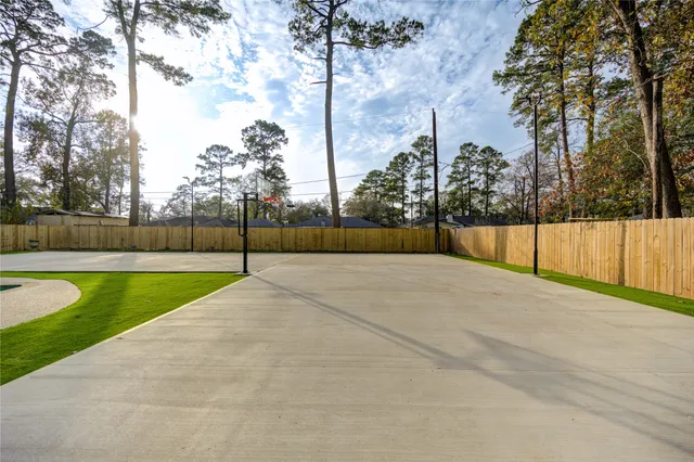 $565,000 | 25607 Spring Ridge Drive, Spring, TX 77386