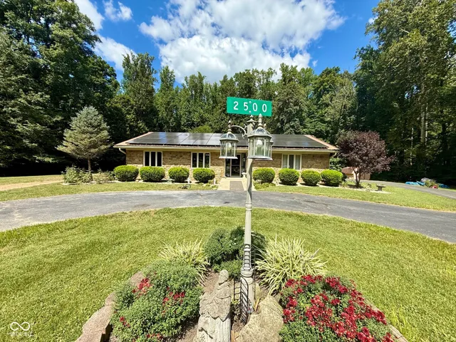 $650,000 | 2500 South Edgewood Cove, Martinsville, IN 46151