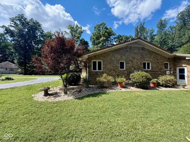 $650,000 | 2500 South Edgewood Cove, Martinsville, IN 46151