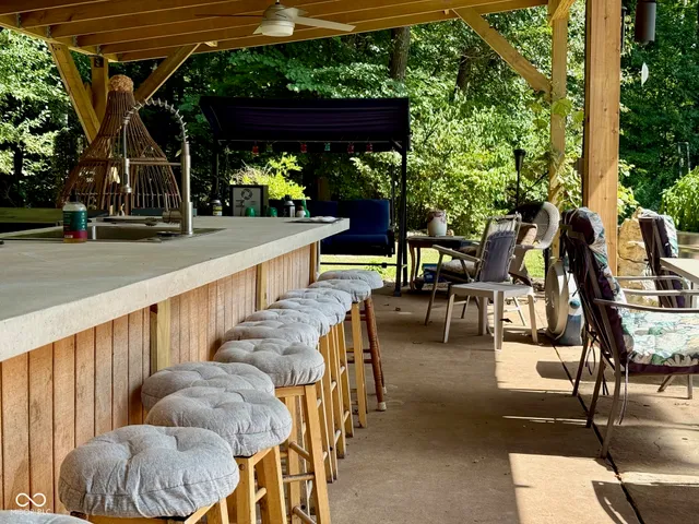 $650,000 | 2500 South Edgewood Cove, Martinsville, IN 46151