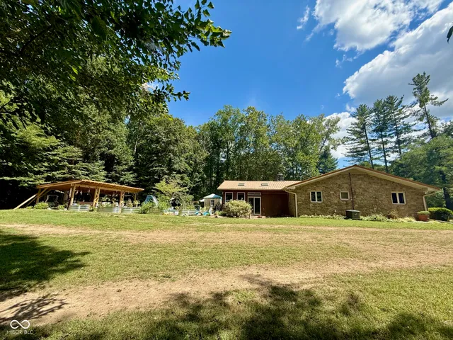 $650,000 | 2500 South Edgewood Cove, Martinsville, IN 46151