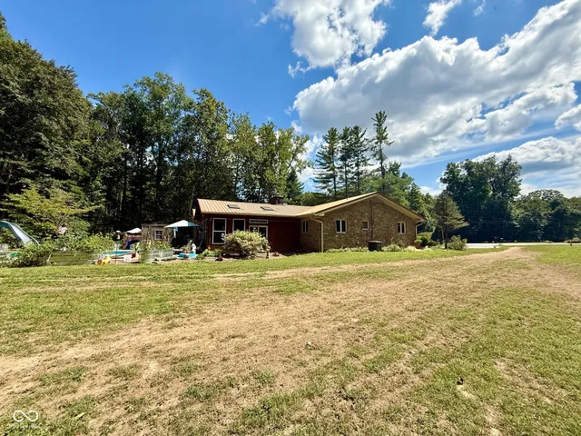 $650,000 | 2500 South Edgewood Cove, Martinsville, IN 46151