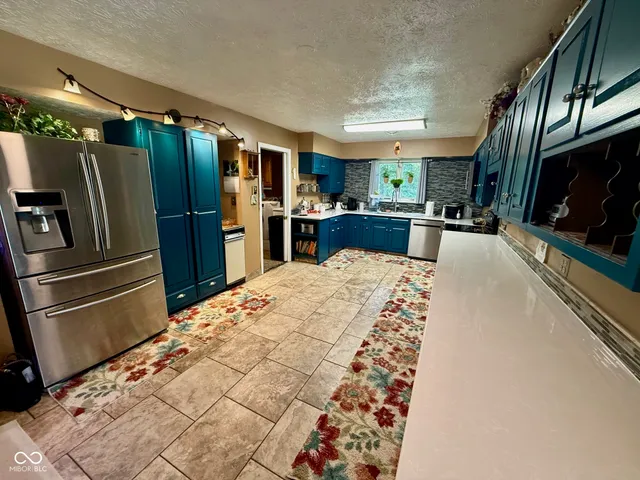 $650,000 | 2500 South Edgewood Cove, Martinsville, IN 46151