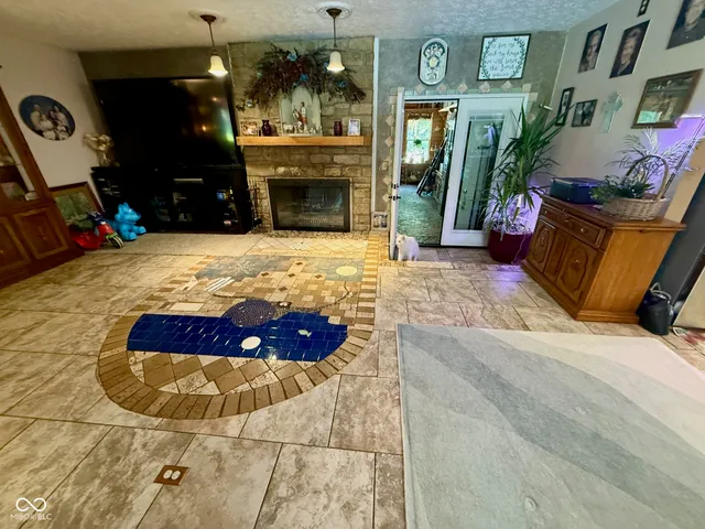 $650,000 | 2500 South Edgewood Cove, Martinsville, IN 46151