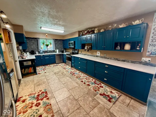 $650,000 | 2500 South Edgewood Cove, Martinsville, IN 46151