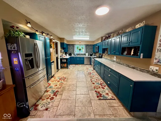 $650,000 | 2500 South Edgewood Cove, Martinsville, IN 46151