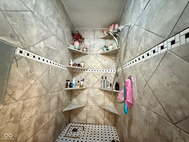 $650,000 | 2500 South Edgewood Cove, Martinsville, IN 46151