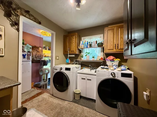 $650,000 | 2500 South Edgewood Cove, Martinsville, IN 46151