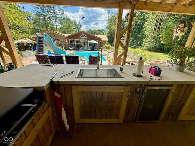 $650,000 | 2500 South Edgewood Cove, Martinsville, IN 46151