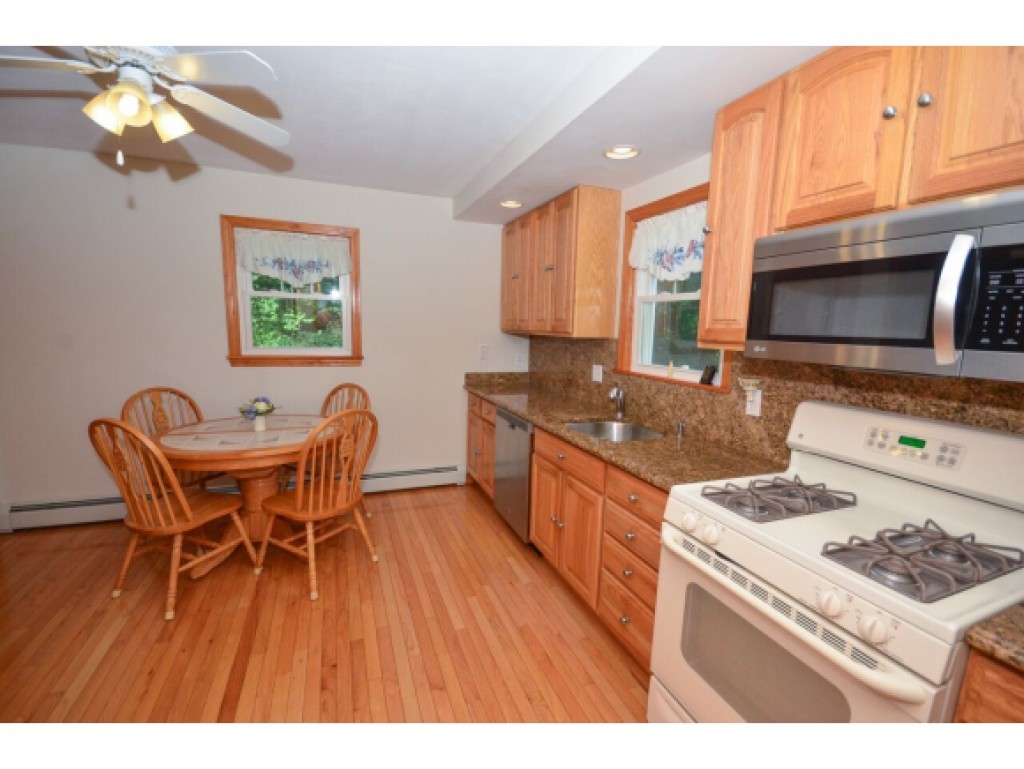 250 East Road Hampstead, NH 03841 - Photo 5 of 28