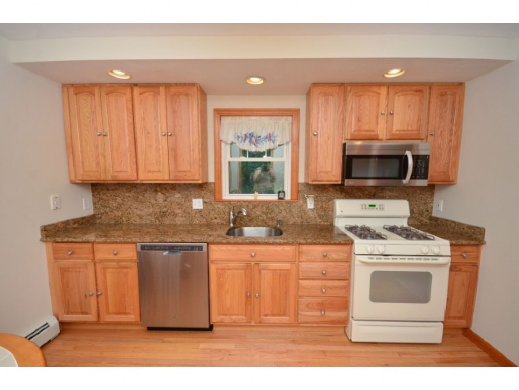 250 East Road Hampstead, NH 03841 - Photo 6 of 28