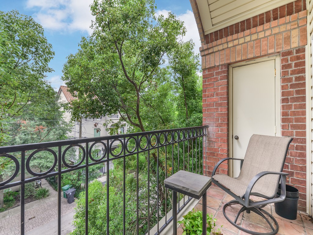 6409 Prague Street Houston, TX 77007 - Photo 4 of 11 The private balcony off of the master.