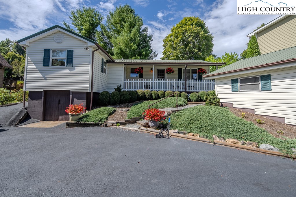 154 Pine Ridge Loop Newland, NC 28657 - Photo 2 of 50 Gallery Image 2