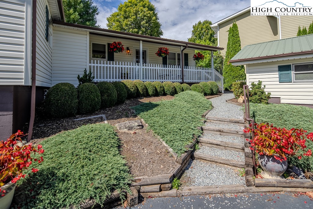 154 Pine Ridge Loop Newland, NC 28657 - Photo 7 of 50 Gallery Image 7