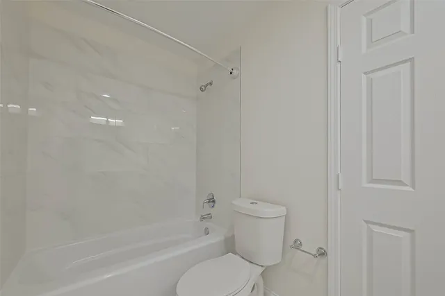 $1,900 | 7339 Krueger Road, Unit B, Houston, TX 77033