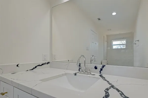 $1,850 | 7339 Krueger Road, Unit B, Houston, TX 77033